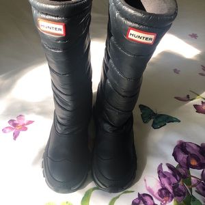 Hunter tall insulated Quilted waterproof rain/snow boots. Limited Edition